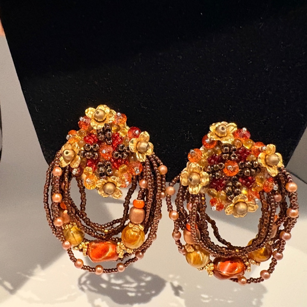 Stunning Beaded Clip On Earrings - Picture 3 of 6